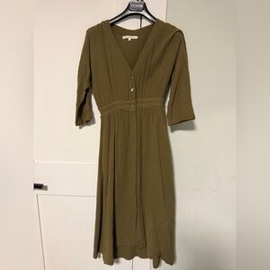 XiRENA Olive Green Midi Dress with Button Front XS
